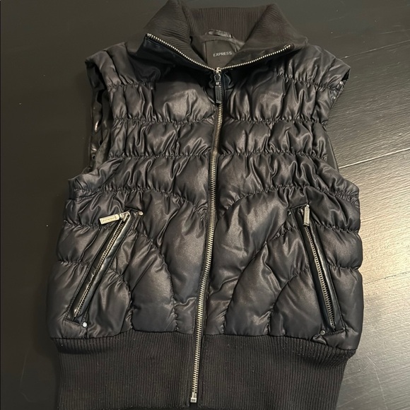 Express Jackets & Blazers - Express Quilted Black Vest with Zipper Pockets